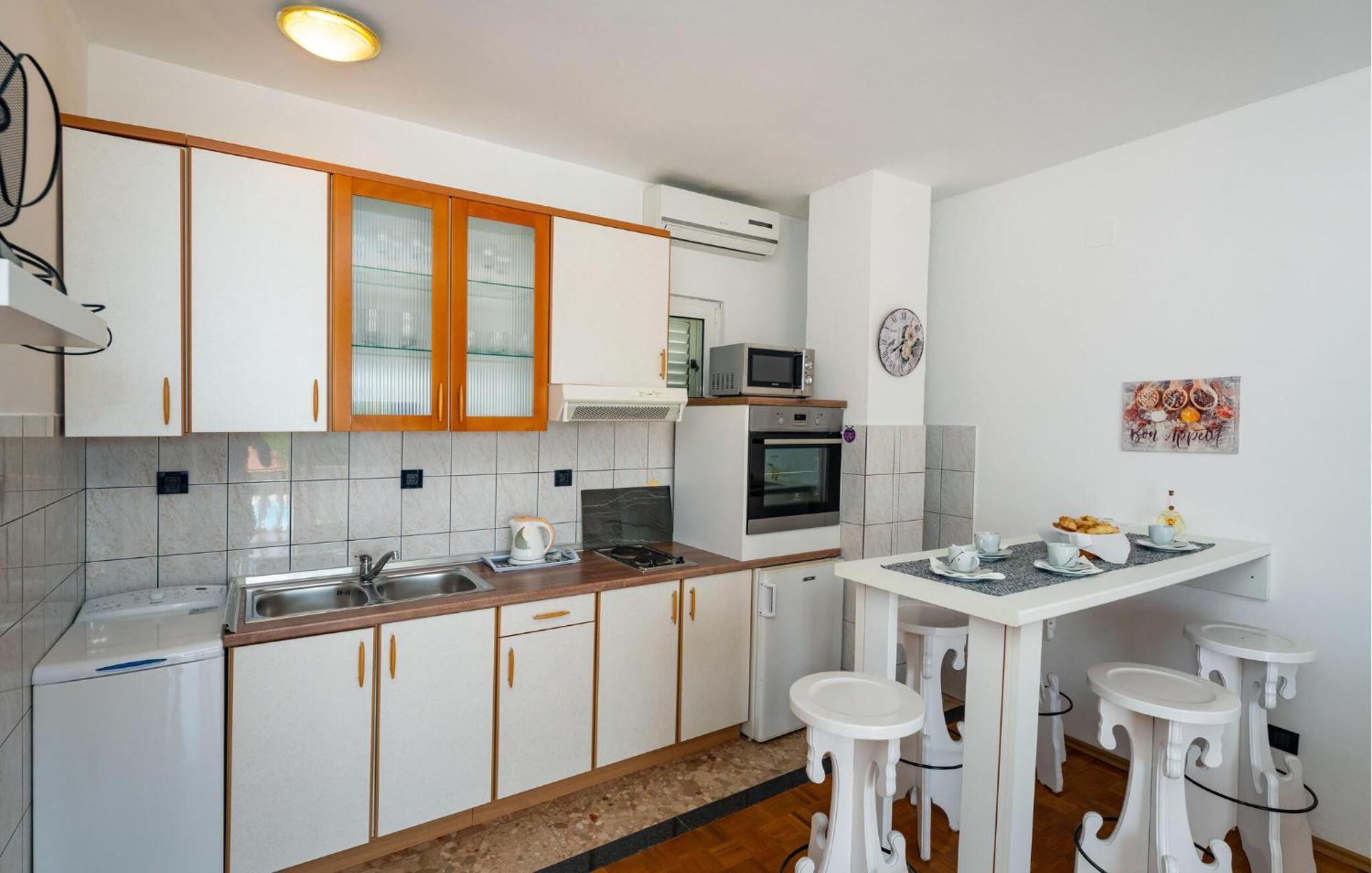 Beautiful Apartment In Galovac With Kitchen Экстерьер фото