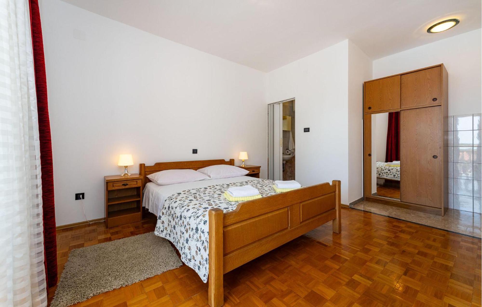 Beautiful Apartment In Galovac With Kitchen Экстерьер фото
